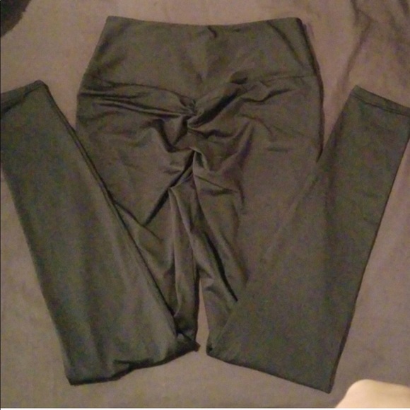 TRADING - Picture 2 of 3